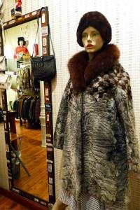 Pelliza 80s de Astracán talla 38-40 en Lotta Vintage