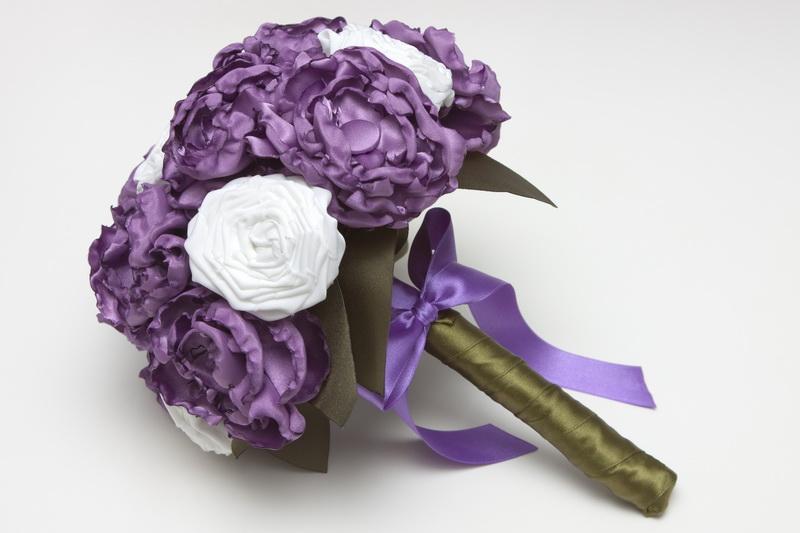 Ramo de novia en tela de dos tipos de flores