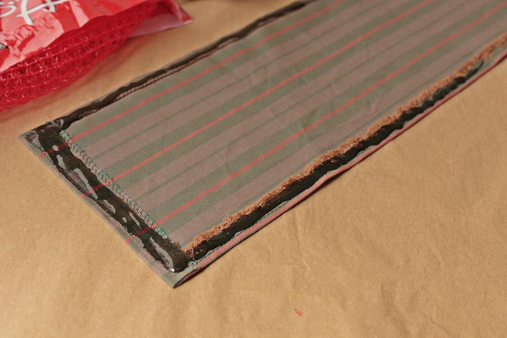 pegar la tela para tapar el plástico