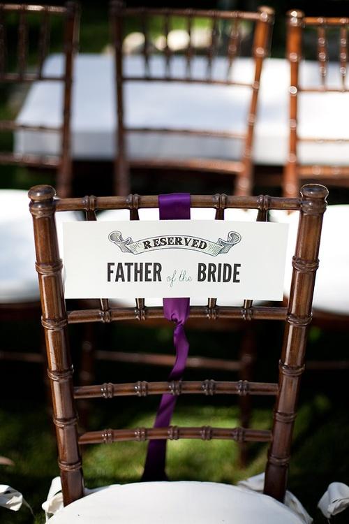 Asiento reservado para el padre de la novia