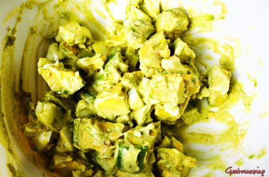 Sándwich de aguacate y huevo