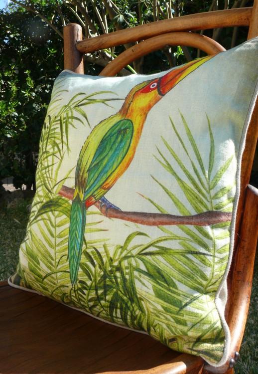 Cojin loro
