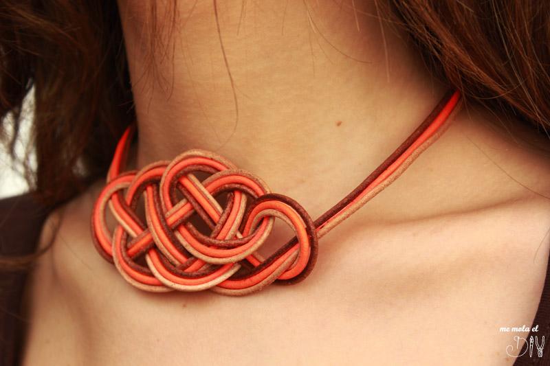 Collar de nudos hecho en Cosmojet