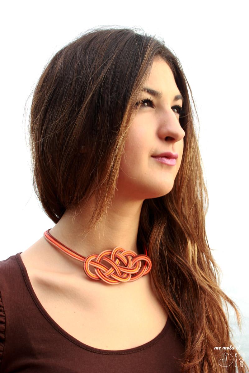 Collar de nudos hecho en Cosmojet