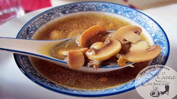 Recetas Dukan con Champiñones: Sopa de Champiñones con Jamón