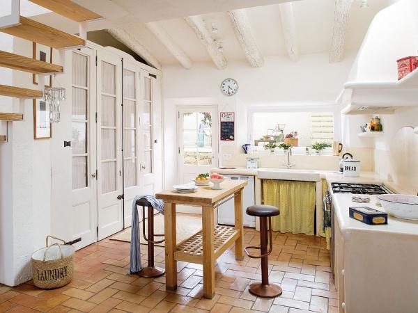 romantic-dwellings-rustic-charm-with-a-feminine-touch-5