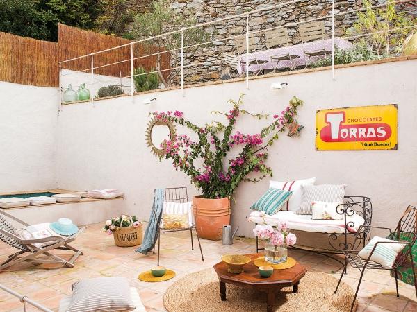 romantic-dwellings-rustic-charm-with-a-feminine-touch-13