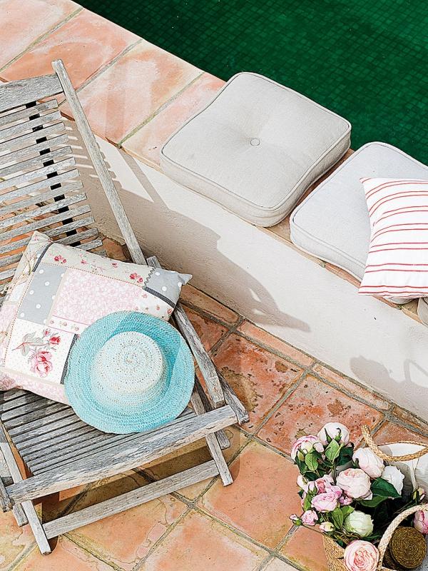 romantic-dwellings-rustic-charm-with-a-feminine-touch-14