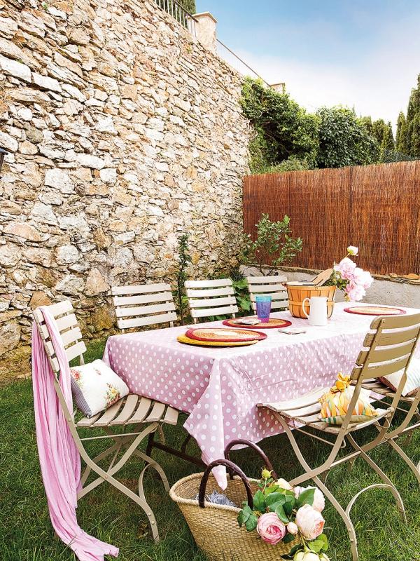 romantic-dwellings-rustic-charm-with-a-feminine-touch-15