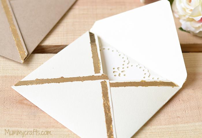 Sobre personalizado en color crema