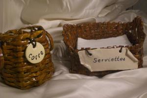 servilletero y cestillo tierra
