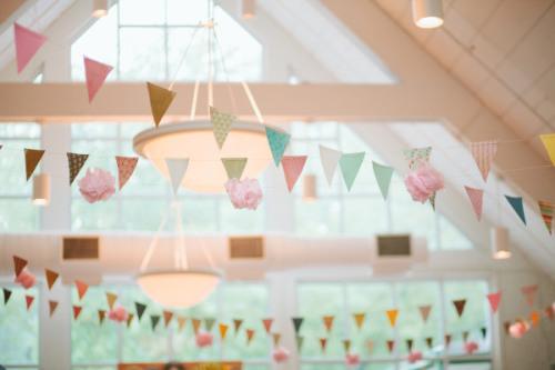 colores-de-boda-banderitas-carpa