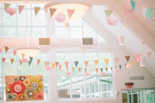 colores-de-boda-banderitas-carpa