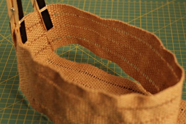 pegar la otra tira en sentido contario