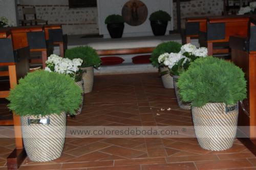 1-colores-de-boda-deco-iglesia-boj-mimbre-4