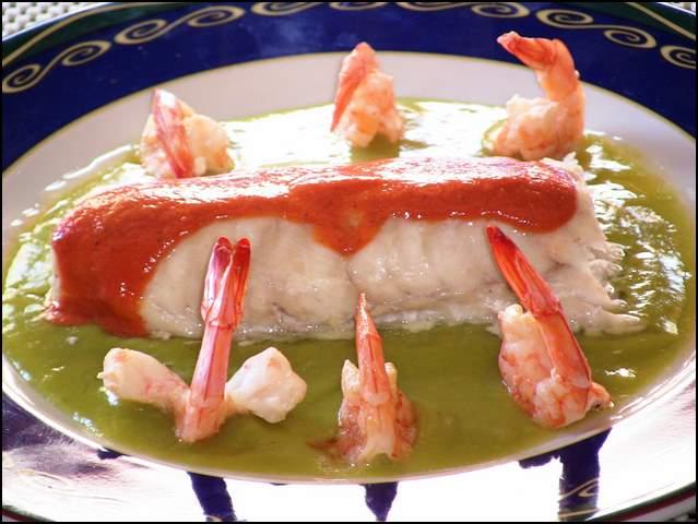Merluza-dos-salsas-con-langostinos-011