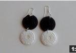 Earrings made with black and white recycled filters Dolce Gusto Capsules) Pendientes hechos con filtros de cápsulas de café Dolce Gusto - Ideas para regalar el día de la Madre