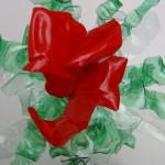 Cómo hacer flores rojas tipo orquídeas reciclando una botella de plástico - How to make red flowers like orchids recycling a plastic bottle http://youtu.be/o9ZJGZDIp3g