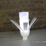Cómo hacer una lámpara con botellas de yogourt - Reciclado Creativo. Rosa Montesa