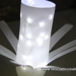 Cómo hacer una lámpara con botellas de yogourt - Reciclado Creativo. Rosa Montesa