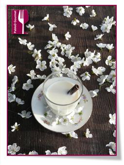 PabloD Gourmet - Leche con canela con flores