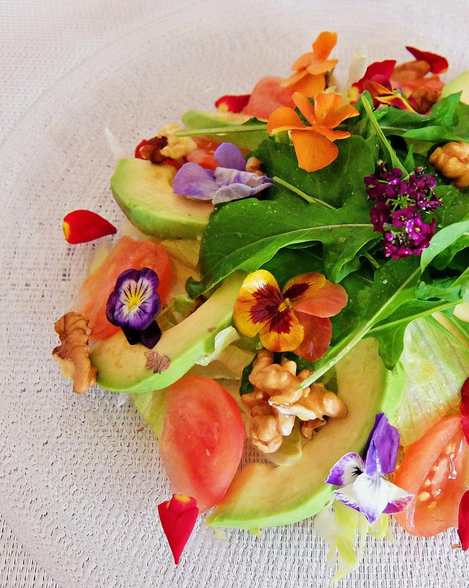 Ensalada con flores comestibles - Cookidoo® – la plataforma de recetas  oficial de Thermomix®