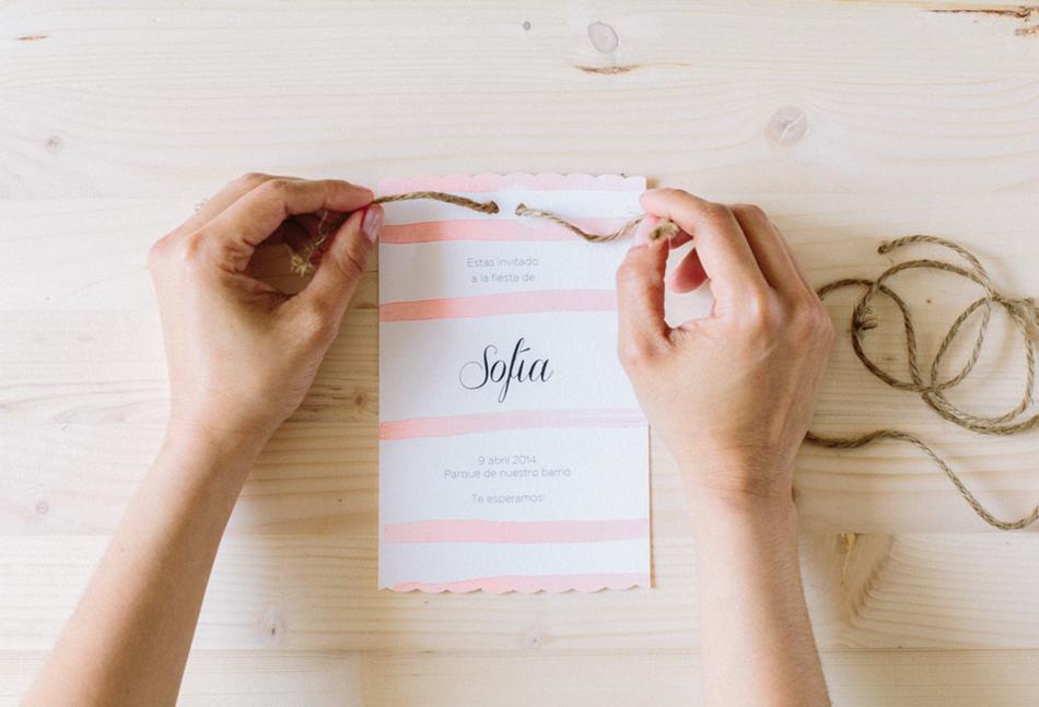 Diseño de invitación con cordel