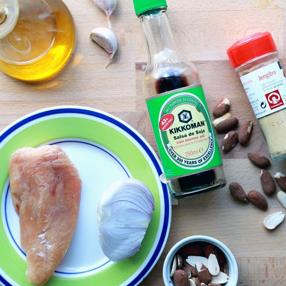Ingredientes para pollo con almendras
