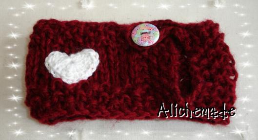 Detalle de la funda de la taza, colorido botón.