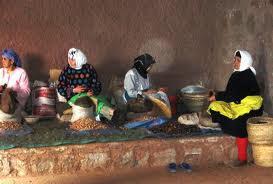 Mujeres trabajando Argán
