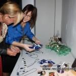 Con motivo de la celabración del Día Mundial del Reciclaje, hemos organizado una exposición de objetos realizados con material reciclado. Una segunda oportunidad para lo que muchas personas tiran a la basura. m On the 17th of May, we had an exhibition of creative objects made out of recycled material. A second time to items that others discard.