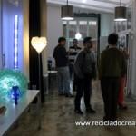 Con motivo de la celabración del Día Mundial del Reciclaje, hemos organizado una exposición de objetos realizados con material reciclado. Una segunda oportunidad para lo que muchas personas tiran a la basura. m On the 17th of May, we had an exhibition of creative objects made out of recycled material. A second time to items that others discard.