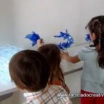 Con motivo de la celabración del Día Mundial del Reciclaje, hemos organizado una exposición de objetos realizados con material reciclado. Una segunda oportunidad para lo que muchas personas tiran a la basura. m On the 17th of May, we had an exhibition of creative objects made out of recycled material. A second time to items that others discard.