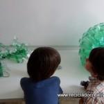 Con motivo de la celabración del Día Mundial del Reciclaje, hemos organizado una exposición de objetos realizados con material reciclado. Una segunda oportunidad para lo que muchas personas tiran a la basura. m On the 17th of May, we had an exhibition of creative objects made out of recycled material. A second time to items that others discard.