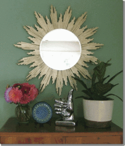 Espejo con cuñas de madera