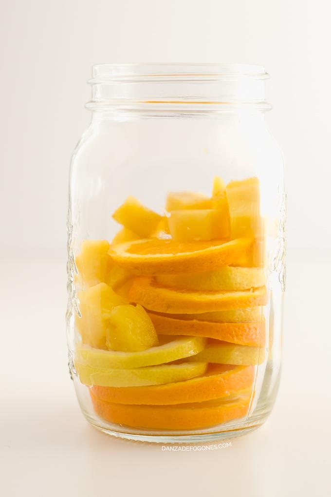 Agua-detox-con-frutas-danzadefogones.com