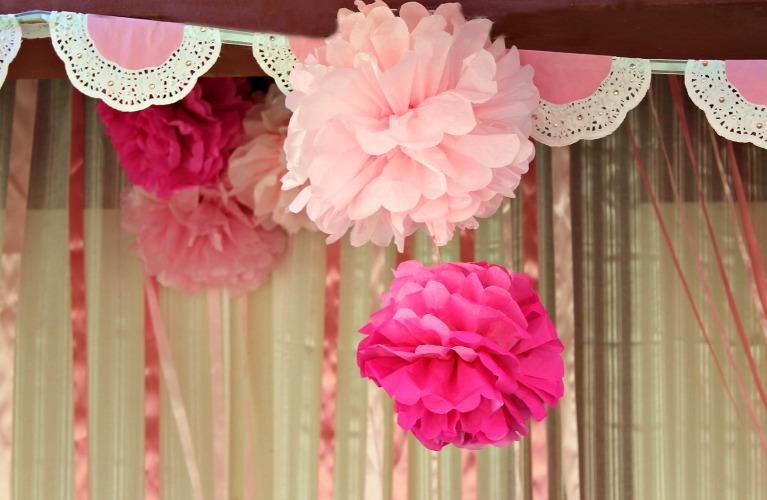Guirnaldas y pompones