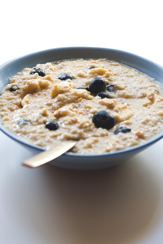 Gachas con arándanos y cacahuetes en 15 minutos | danzadefogones.com