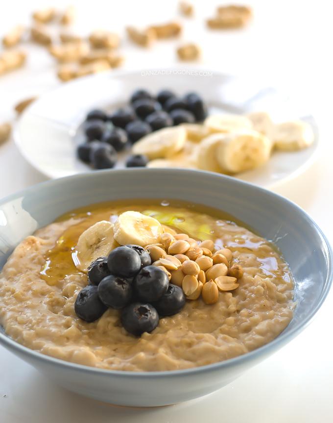 Gachas con arándanos y cacahuetes en 15 minutos | danzadefogones.com
