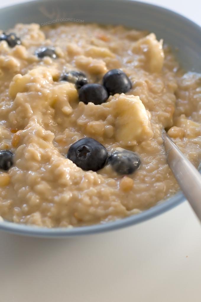 Gachas con arándanos y cacahuetes en 15 minutos | danzadefogones.com