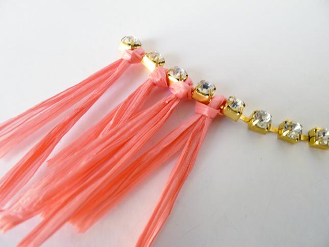 collar rafia diy