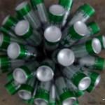 Lámpara realizada con 50 botellas de cerveza recicladas. #yotambienquierouna Reciclado Creativo. Rosa Montesa