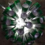 Lámpara realizada con 50 botellas de cerveza. Reciclado Creativo. Rosa Montesa