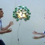 Lámpara realizada con 50 botellas de cerveza recicladas. #yotambienquierouna Reciclado Creativo. Rosa Montesa