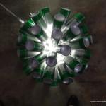 Lámpara realizada con 50 botellas de cerveza recicladas. #yotambienquierouna Reciclado Creativo. Rosa Montesa