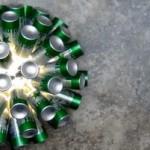 Lámpara realizada con 50 botellas de cerveza recicladas. #yotambienquierouna Reciclado Creativo. Rosa Montesa