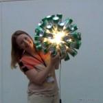 Lámpara realizada con 50 botellas de cerveza recicladas. #yotambienquierouna Reciclado Creativo. Rosa Montesa