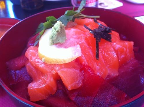 Chirashi Sushi de salmón y atún rojo