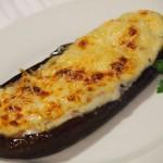 Berenjenas rellenas de boloñesa plato