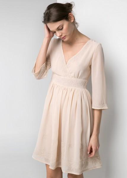 Vestido con detalles bordados 49.99?